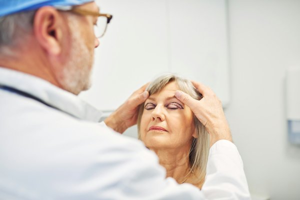 Choisir le meilleur chirurgien esthétique de Paris : les points essentiels à retenir